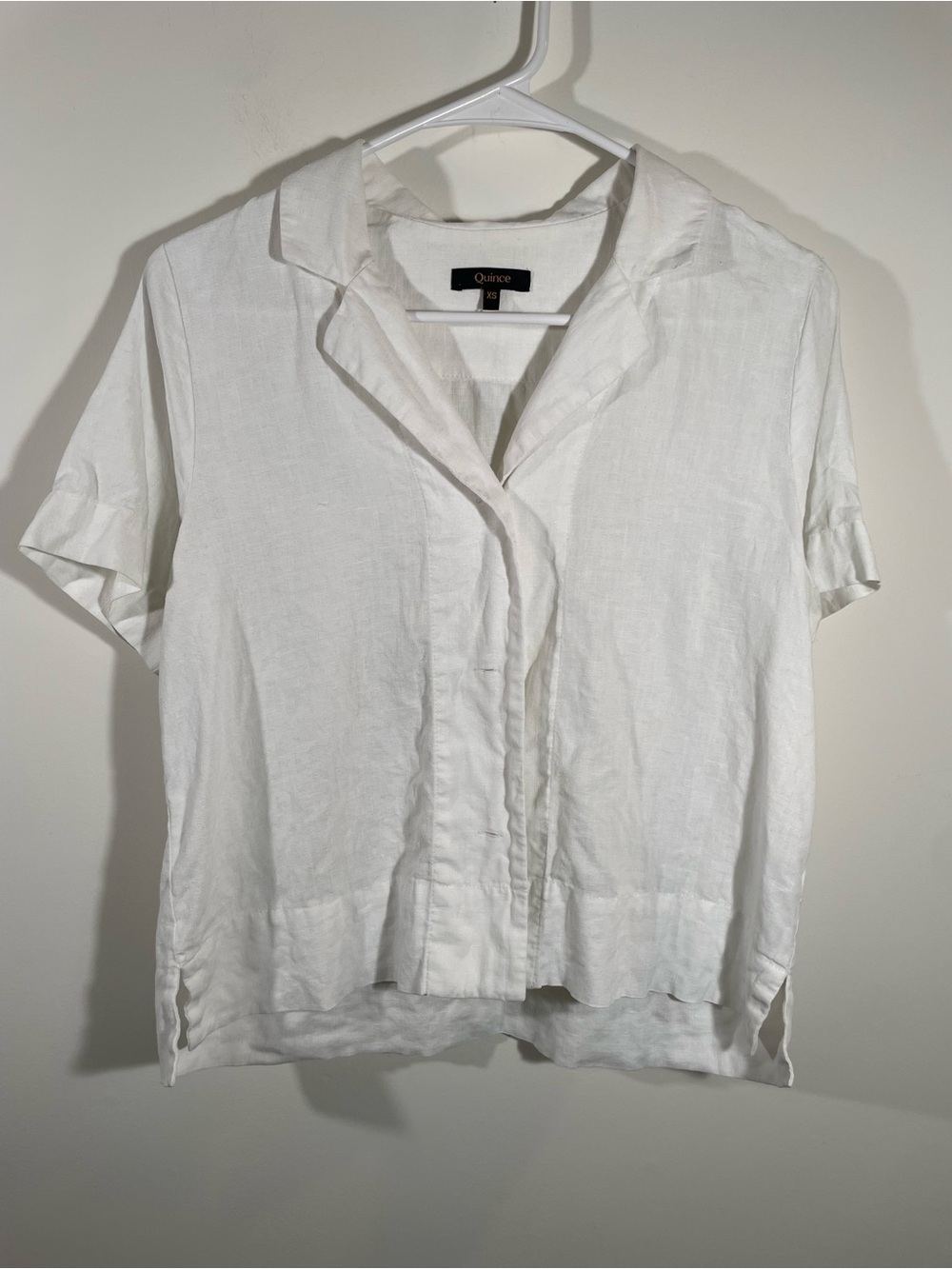 Quince XS white linen short sleeve button-down shirt